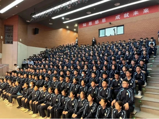 中国科学院老科学家科普演讲团走进徐州市中小学校349.png