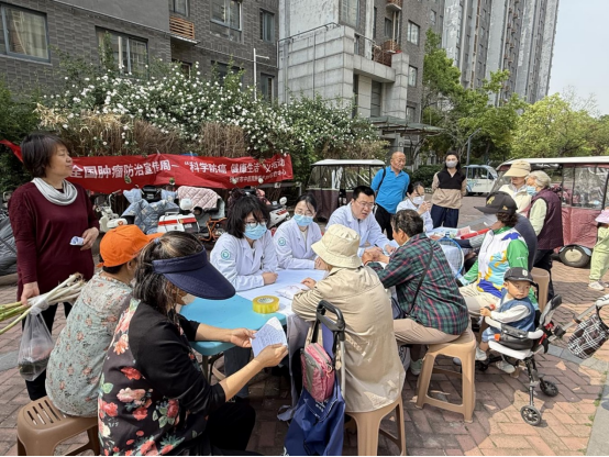 泉山区永安街道开展“科学防癌，健康生活”科普义诊活动28.png