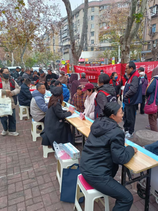 泉山区黄北社区开展“国家宪法日”主题科普宣传活动26.png 泉山区黄北社区开展“国家宪法日”主题科普宣传活动26.png