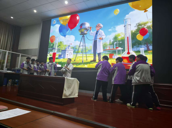 沛县科协携团县委走进歌风中学 开启196.png