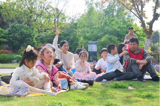 云龙区图书馆：3.6万人次的阅读探索之旅(1)829.png