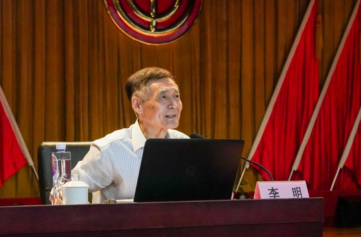 科学家精神进机关2.jpg